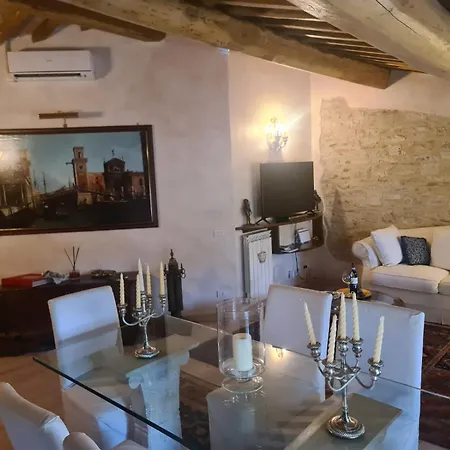 Numero6 Piazza Del Popolo Todi